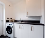 4 bedroom luxury new build home near Cheshire Oaks