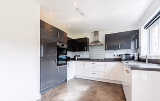 4 bedroom luxury new build home near Cheshire Oaks