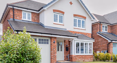 4 bedroom luxury new build home near Cheshire Oaks