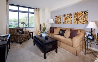 Tuckerman Ln Apartment