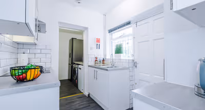 NEW! Spacious Home, Ideal for Groups, FREE Parking