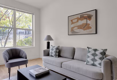 Great River Rd Apartment