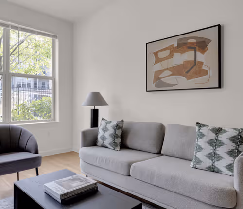 Great River Rd Apartment