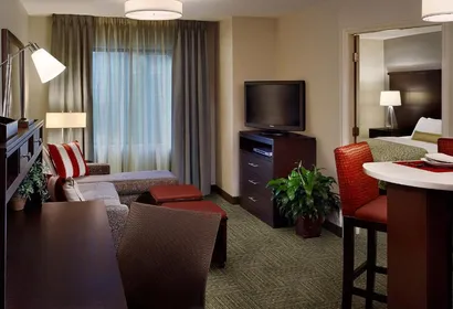 Commerce Drive NW Aparthotel