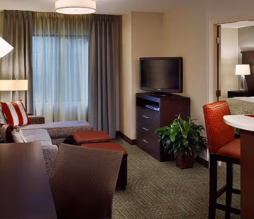 Commerce Drive NW Aparthotel