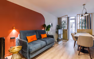 Odeon Retreat: Stylish Comfort in Saint Germain