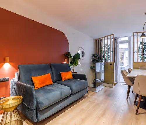 Odeon Retreat: Stylish Comfort in Paris