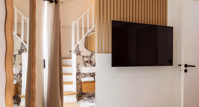 Completely refurbished& custom-built 2 living rooms, 6premium bedrooms, &terrace