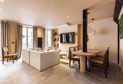 Delightful 160m2 apartment on rue de Rivoli