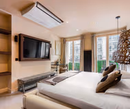 Delightful 160m2 apartment on rue de Rivoli