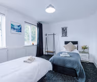 Sleeps 9, Games Room, Perfect For Groups, Driveway