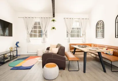 77 Wood street- Stylish Prime Location