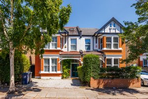 Free Parking | Pool Table | 6 Bed House | Acton