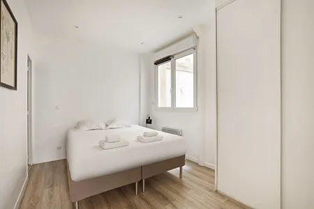 Stylish Apartment on Rue du Faubourg Poissonnière, Vibrant Paris