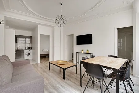 Stylish Apartment on Rue du Faubourg Poissonnière, Vibrant Paris