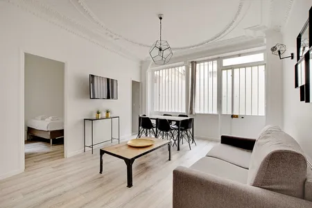 Stylish Apartment on Rue du Faubourg Poissonnière, Vibrant Paris
