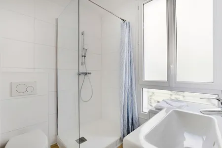Charming Urban Retreat: Cozy Rue des Portes Blanches Serviced Apartment