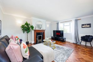 2BR Flat |  Croydon | Sleeps 5 | Families