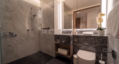 1 Bedroom Apartment Bathroom