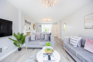 5 Bed House | Free Parking | Pool Table | Kent