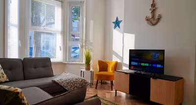 Bright and Central 4 Bed Victorian House with Parking