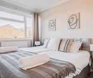 Master bedroom at 18 Salcombe Close