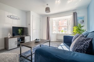 8 King Alfred Way