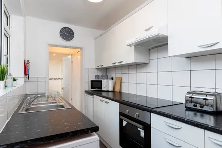 Fully equipped kitchen at 11 Prescott Street,