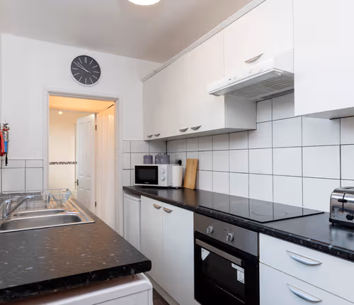 Fully equipped kitchen at 11 Prescott Street,