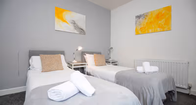 King sized bedroom at 11 Prescott Street,