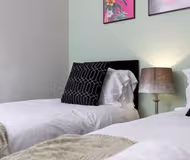 King sized bedroom at 35 Greenwell Street
