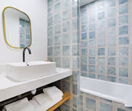 Elegant Retreat on Rue de Béranger, Le Marais