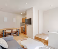 albert serviced apartment