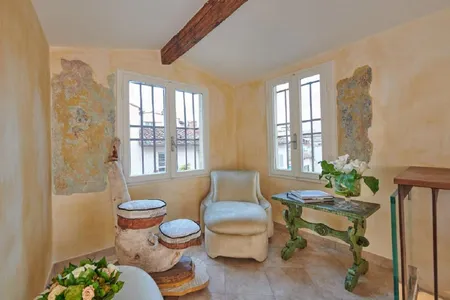 Timeless Charm in the Heart of Florence