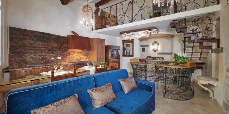 Timeless Charm in the Heart of Florence