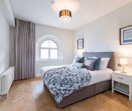 Luxury bedroom at College Green