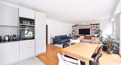 Eiffel Abode on Avenue de Suffren