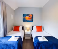 King sized bedroom at Dodhurst Road