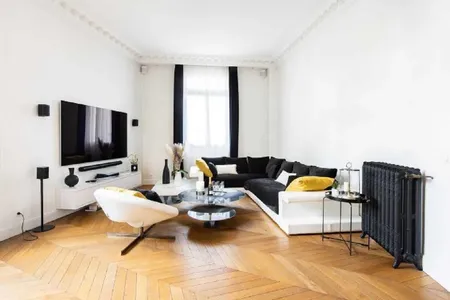 Luxurious 250m² Retreat in La Muette – Perfect for Groups