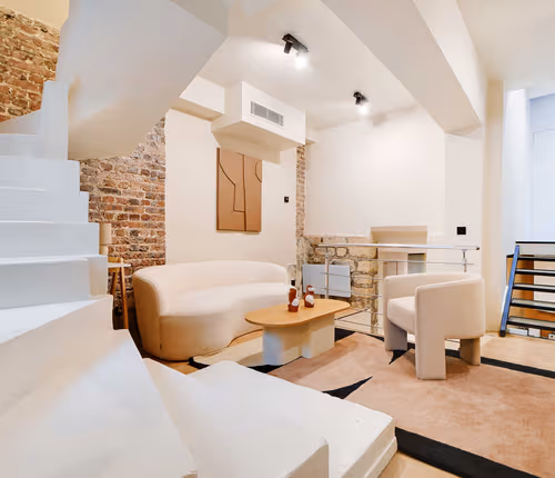 Serene Urban Oasis On Rue De La Lune, Sentier