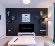 Sleeps 6, Free Park, Perfect for Groups, Balcony