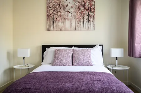 Double bed bedroom at Wykebeck Mount