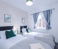 Sleeps 7, Free Parking, Perfect For Groups, Stunning Home