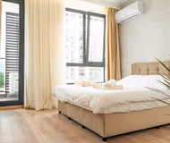 Urban Exec Suite with Free Gym Pass and Free Parking