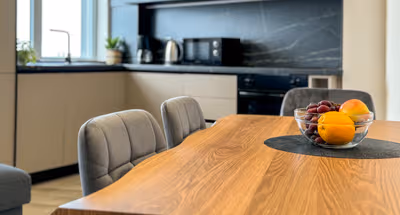 Two-Bedroom Modern Apartment with Free Gym and Free Parking