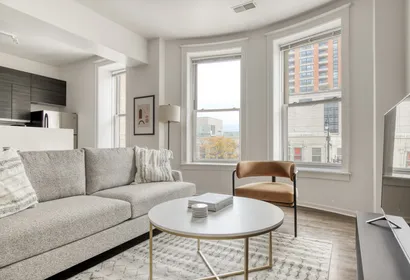 E Roosevelt Rd Apartment