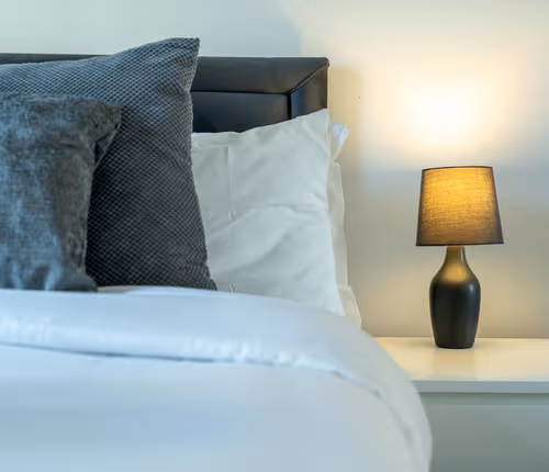 Woolwich - Amazing 2 Bed Apartment Near Station with Parking & WiFi