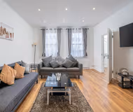 Woolwich - Amazing 2 Bed Apartment Near Station with Parking & WiFi