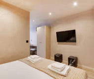 Spacious 1st-Floor Apartment in the Heart of Sentier