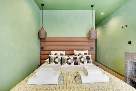 Spacious 1st-Floor Apartment in the Heart of Sentier